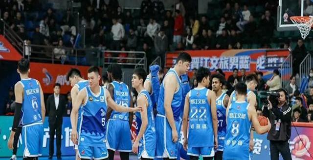江苏男篮不敌浙江，全队拼尽全力不敌对手